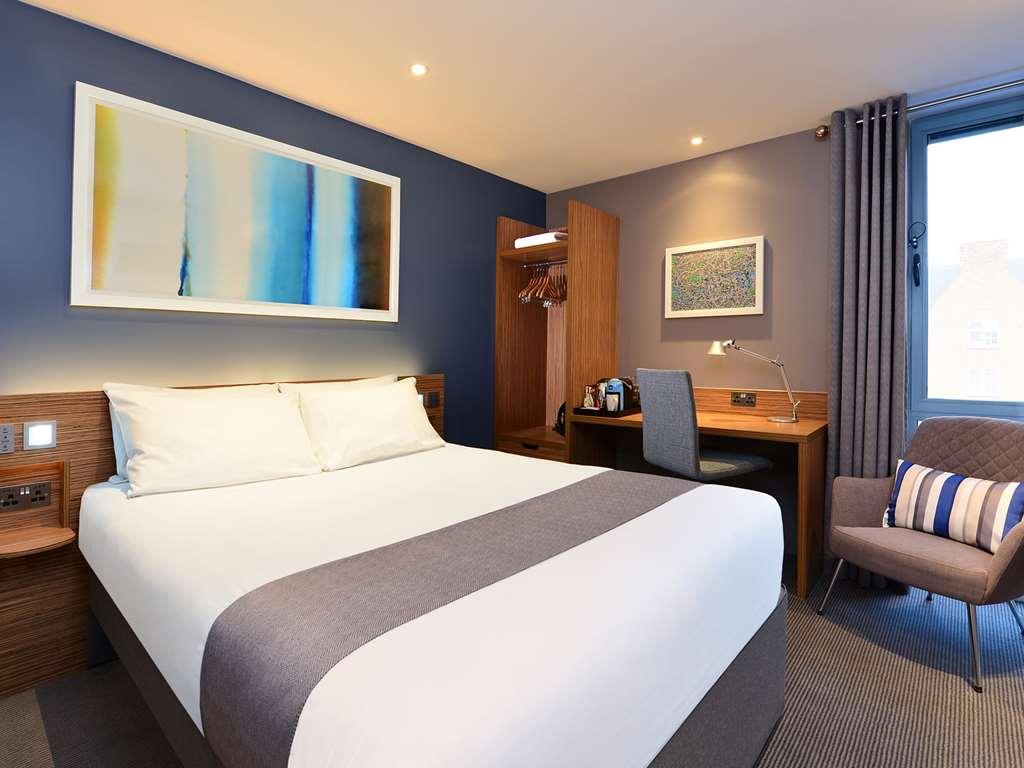 Travelodge London Stratford Hotel Bilik gambar